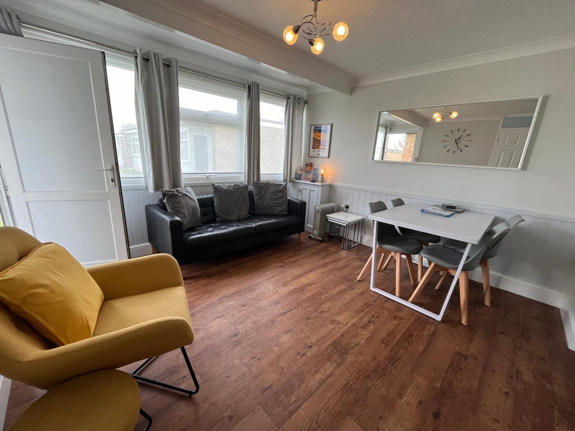 Beachcomber, Sunbeach, Scratby - Two Bed Chalet, Sleeps 4, Free Wi-Fi, Free Club Passes, Free Swimming And Pet Friendly Exteriör bild