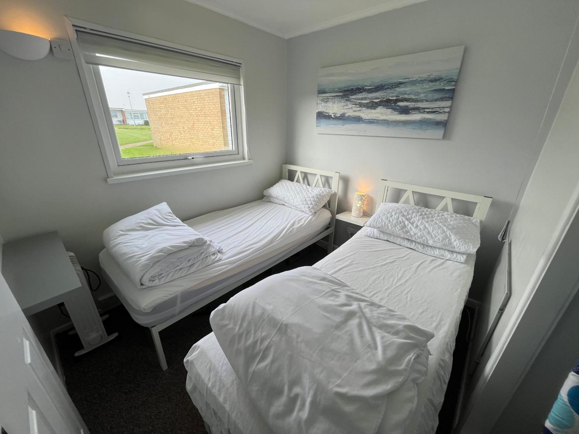 Beachcomber, Sunbeach, Scratby - Two Bed Chalet, Sleeps 4, Free Wi-Fi, Free Club Passes, Free Swimming And Pet Friendly Exteriör bild