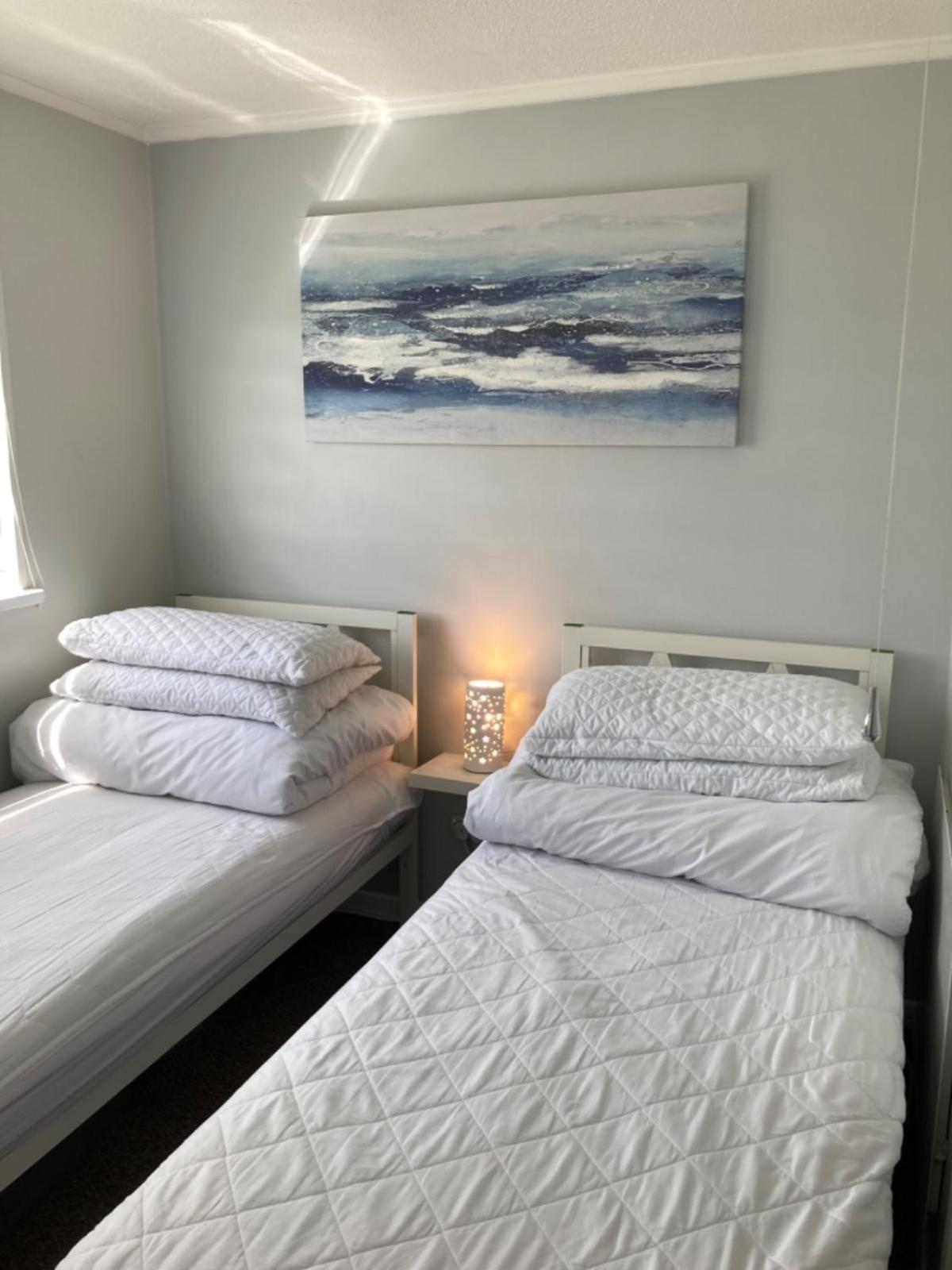 Beachcomber, Sunbeach, Scratby - Two Bed Chalet, Sleeps 4, Free Wi-Fi, Free Club Passes, Free Swimming And Pet Friendly Exteriör bild